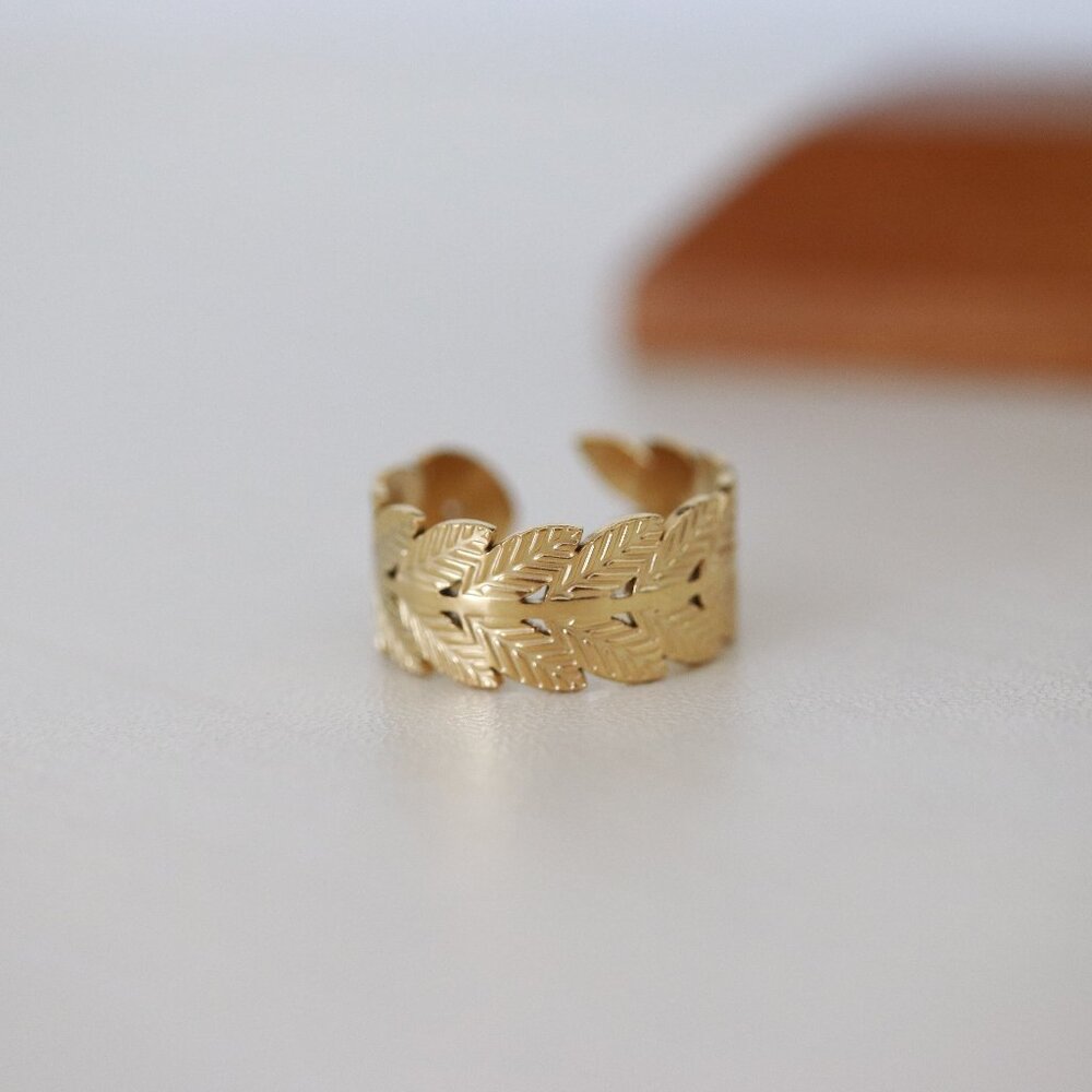 8.8mm Gold Plated Leaf Style Adjustable Ring Stainless Steel